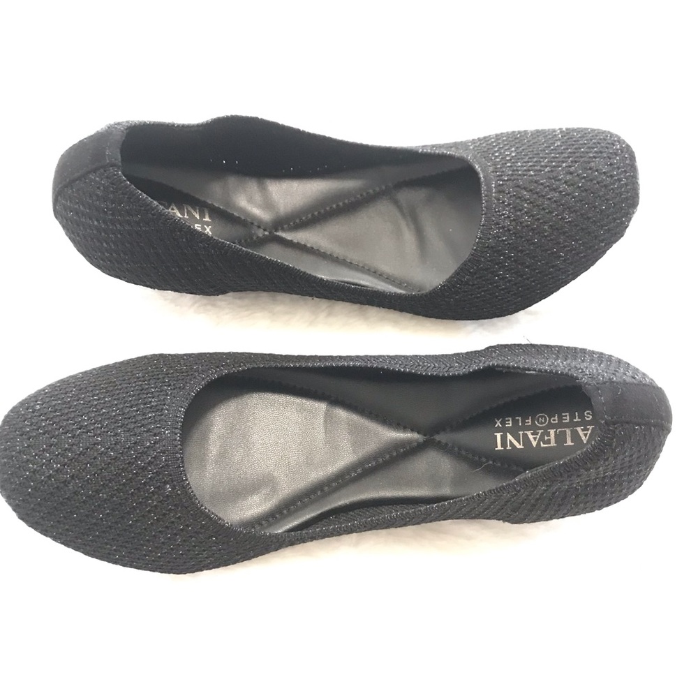 Modern Chic & Comfy Black Step•N•Flex Ballet Flats - Picture 5 of 15